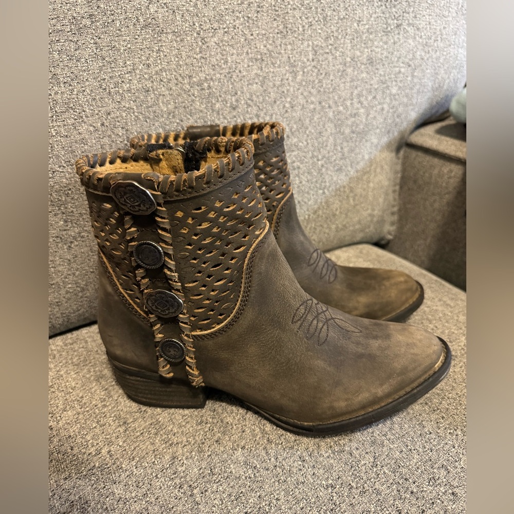 Circle G Brown Ankle Boots with Button Accents